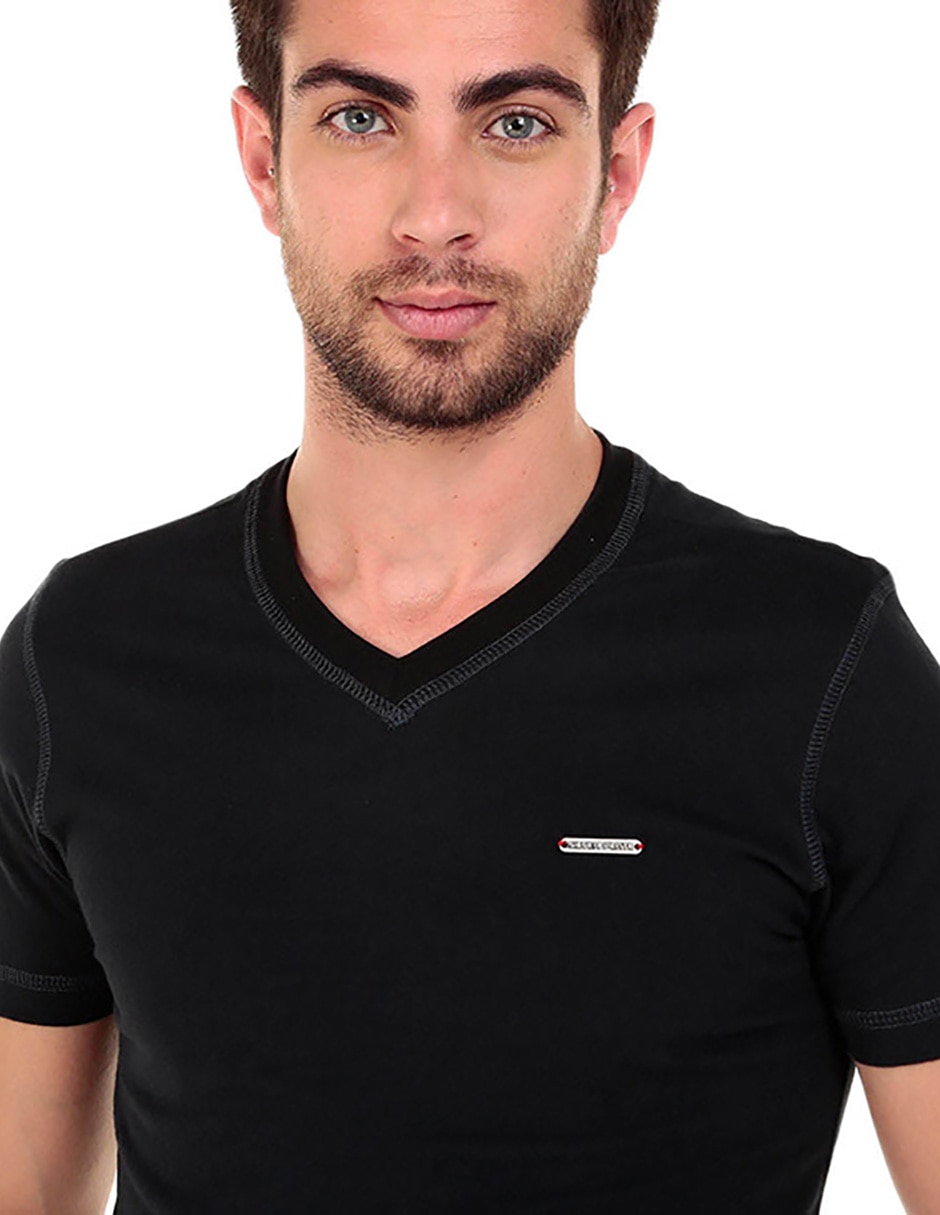 Playera Silver Plate cuello V para hombre